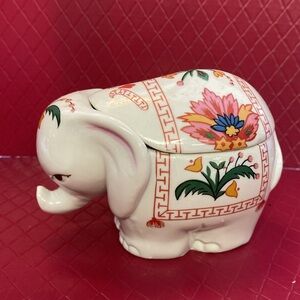 MCML XXXI Ceramic elephant